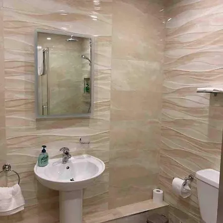 Spacious 3 Bedroom With A View Appartamento Cork