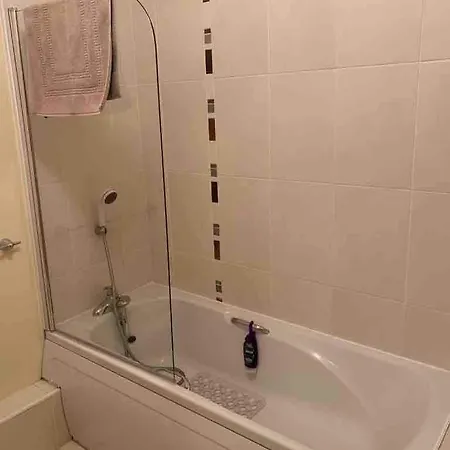 Spacious 3 Bedroom With A View *
